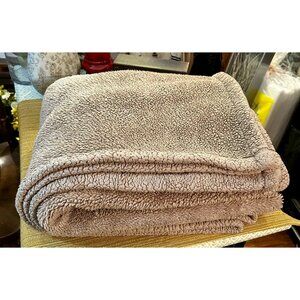 Beige Thick Berkshire Throw Blanket